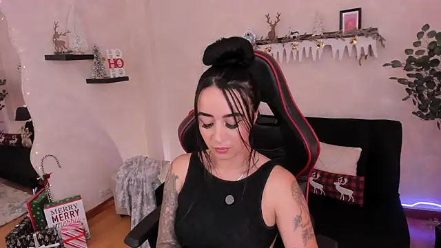 EmmyEvans1 online show from November 12, 9:03 pm