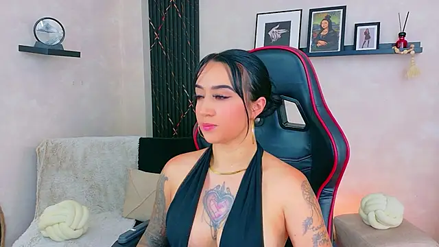EmmyEvans1 online show from May 20, 7:53 pm