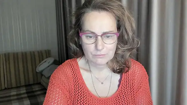 Snapshot of lauraoven chatting on January 8, 3:28 pm lauraoven online show from January 8, 3:28 pm
