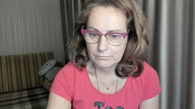Snapshot of lauraoven chatting on January 11, 2:15 pm lauraoven online show from January 11, 2:15 pm