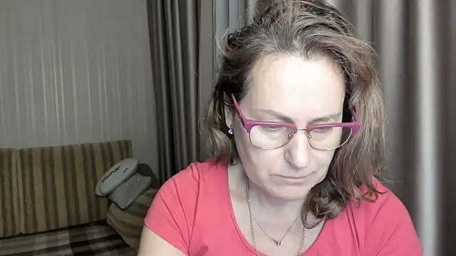 Snapshot of lauraoven chatting on January 12, 6:16 pm lauraoven online show from January 12, 6:16 pm
