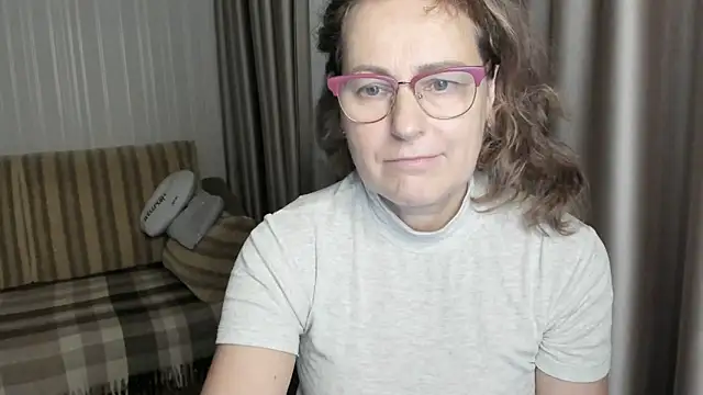 Snapshot of lauraoven chatting on January 13, 3:47 pm lauraoven online show from January 13, 3:47 pm