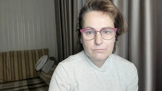 Snapshot of lauraoven chatting on January 14, 5:01 pm lauraoven online show from January 14, 5:01 pm