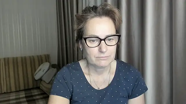 Snapshot of lauraoven chatting on January 17, 7:38 pm lauraoven online show from January 17, 7:38 pm