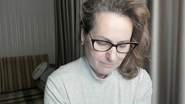 Snapshot of lauraoven chatting on January 18, 3:05 pm lauraoven online show from January 18, 3:05 pm