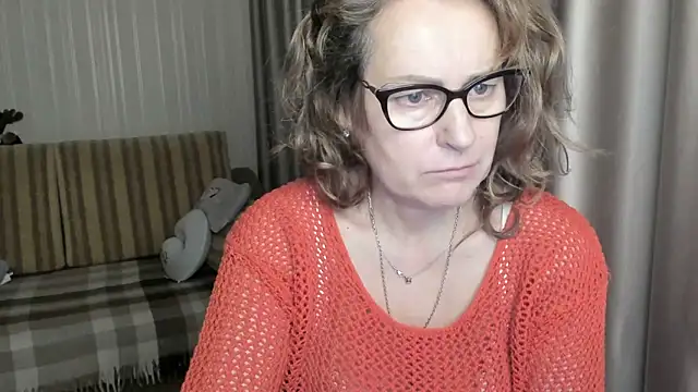Snapshot of lauraoven chatting on January 19, 5:39 pm lauraoven online show from January 19, 5:39 pm