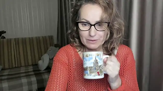 Snapshot of lauraoven chatting on January 20, 5:59 pm lauraoven online show from January 20, 5:59 pm