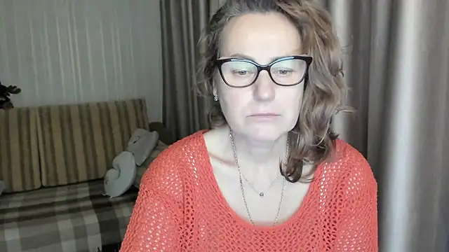 Snapshot of lauraoven chatting on January 23, 4:26 pm lauraoven online show from January 23, 4:26 pm