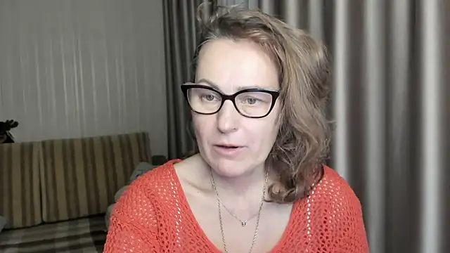 Snapshot of lauraoven chatting on January 24, 5:32 pm lauraoven online show from January 24, 5:32 pm