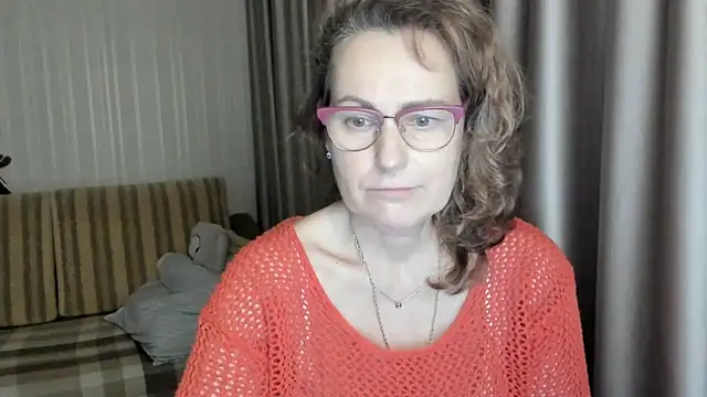 Snapshot of lauraoven chatting on January 31, 6:36 pm lauraoven online show from January 31, 6:36 pm