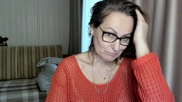 Snapshot of lauraoven chatting on February 10, 1:01 pm lauraoven online show from February 10, 1:01 pm