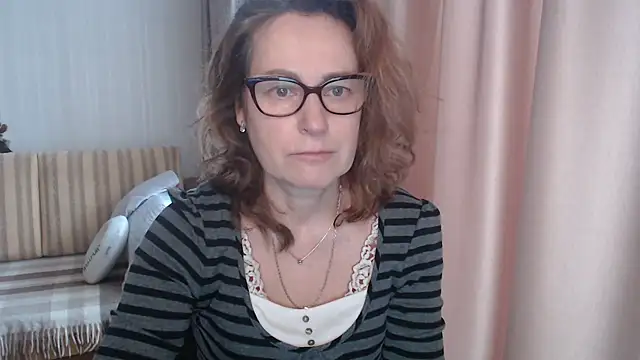 Snapshot of lauraoven chatting on February 17, 9:24 am lauraoven online show from February 17, 9:24 am