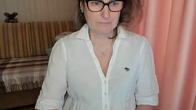 Snapshot of lauraoven chatting on March 7, 12:23 pm lauraoven online show from March 7, 12:23 pm
