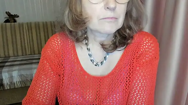 Snapshot of lauraoven chatting on March 10, 2:05 pm lauraoven online show from March 10, 2:05 pm