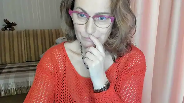 Snapshot of lauraoven chatting on March 16, 11:38 am lauraoven online show from March 16, 11:38 am