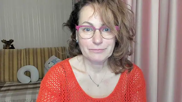 Snapshot of lauraoven chatting on March 19, 7:29 am lauraoven online show from March 19, 7:29 am