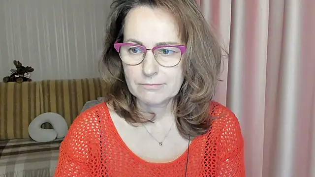 Snapshot of lauraoven chatting on March 20, 10:21 am lauraoven online show from March 20, 10:21 am