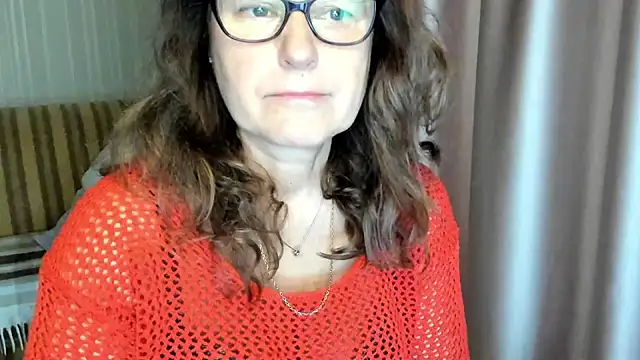 lauraoven online show from November 1, 7:54 am