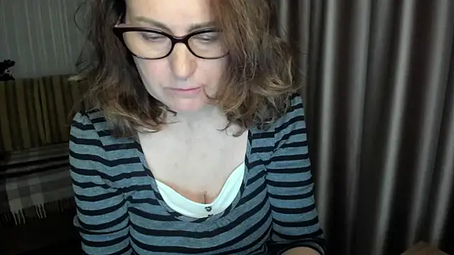 lauraoven online show from May 5, 6:16 pm