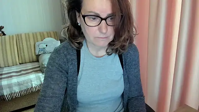 lauraoven online show from May 8, 7:46 am