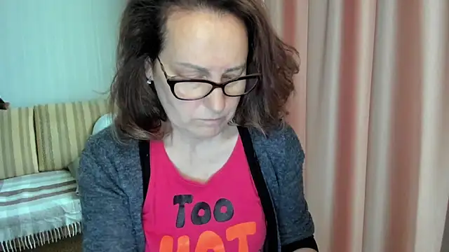 lauraoven online show from May 15, 7:59 am