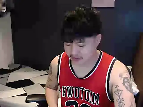 Snapshot of ASIANken911 chatting on November 19, 2:28 pm ASIANken911 online show from November 19, 2:28 pm