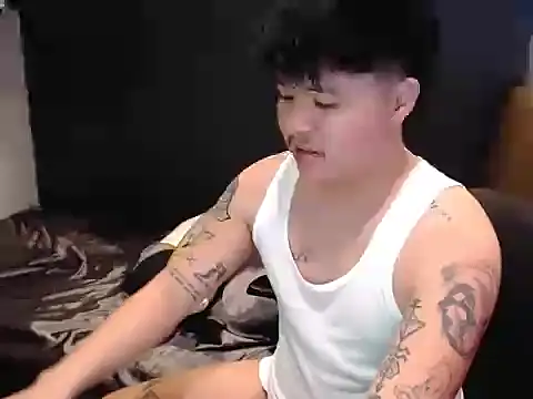 Snapshot of ASIANken911 chatting on December 2, 12:05 am ASIANken911 online show from December 2, 12:05 am