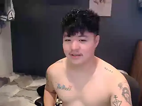 Snapshot of ASIANken911 chatting on December 4, 11:24 pm ASIANken911 online show from December 4, 11:24 pm