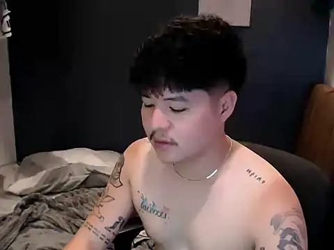 Snapshot of ASIANken911 chatting on February 19, 3:30 pm ASIANken911 online show from February 19, 3:30 pm