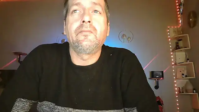 Snapshot of matrikes1 chatting on November 22, 1:48 am matrikes1 online show from November 22, 1:48 am