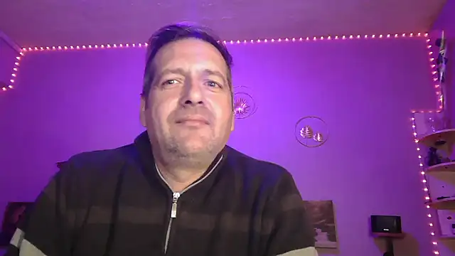 Snapshot of matrikes1 chatting on December 22, 5:54 pm matrikes1 online show from December 22, 5:54 pm