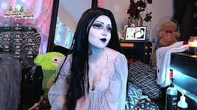 Snapshot of Ivey_and_James chatting on December 12, 10:20 pm Ivey and James online show from December 12, 10:20 pm