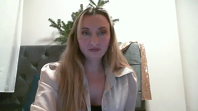 SusanCurt online show from January 10, 7:04 pm