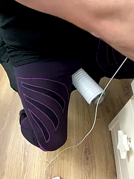 Snapshot of Mindnorthcam2 chatting on November 30, 10:52 am Mindnorthcam2 online show from November 30, 10:52 am