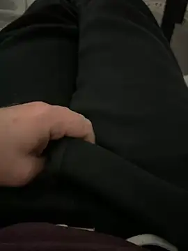 Snapshot of _Inchiodo_ chatting on March 12, 10:39 pm Inchiodo online show from March 12, 10:39 pm