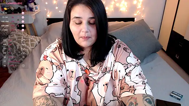 naughtykiss online show from October 15, 4:45 am