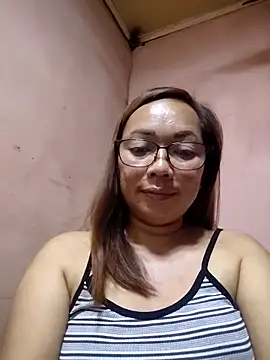 asianwet4u online show from May 5, 5:10 pm