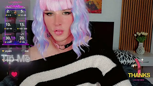 Snapshot of HelenSpellman chatting on April 11, 3:33 am HelenSpellman online show from April 11, 3:33 am