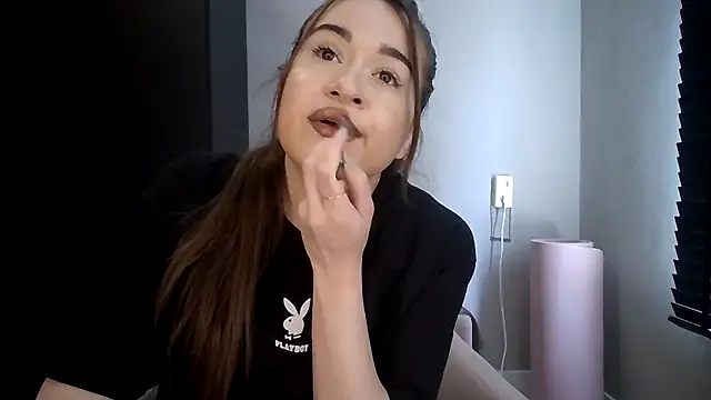 avajade online show from March 27, 11:10 am