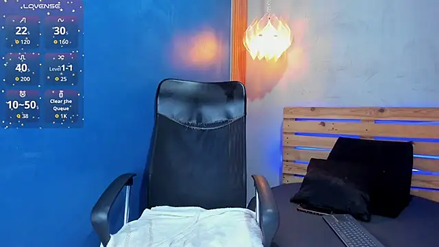 Snapshot of niky_doll_ chatting on October 13, 1:22 pm niky doll online show from October 13, 1:22 pm