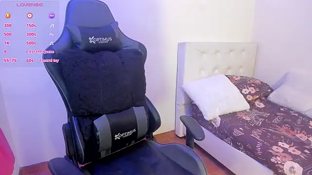 esmeralda milf online show from November 21, 7:23 pm