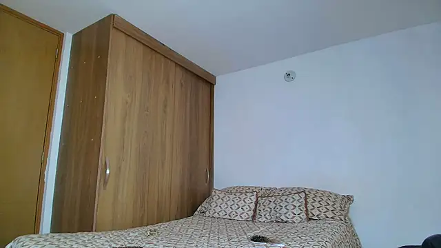 SARA TS FOX online show from March 16, 10:36 pm