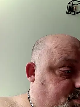 Bibear197511 online show from June 1, 9:00 am