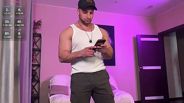 Snapshot of Xxx_______Xxx chatting on May 6, 5:35 am Xxx Xxx online show from May 6, 5:35 am