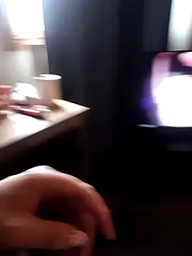 Snapshot of AcrobaticFoxx chatting on October 31, 10:33 pm AcrobaticFoxx online show from October 31, 10:33 pm