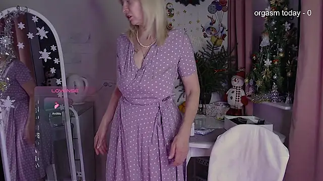 JuliaVilnet online show from January 7, 5:12 am