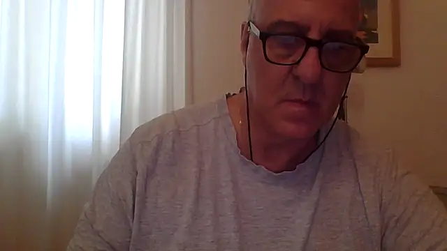 Snapshot of ANONIMO7735 chatting on September 29, 9:25 am ANONIMO7735 online show from September 29, 9:25 am