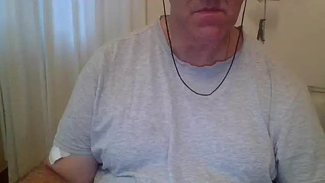 Snapshot of ANONIMO7735 chatting on September 30, 5:01 am ANONIMO7735 online show from September 30, 5:01 am