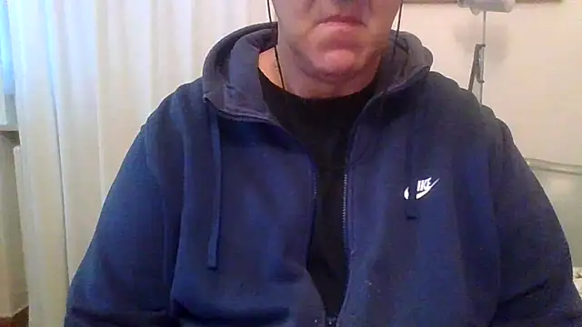 Snapshot of ANONIMO7735 chatting on October 4, 5:16 am ANONIMO7735 online show from October 4, 5:16 am