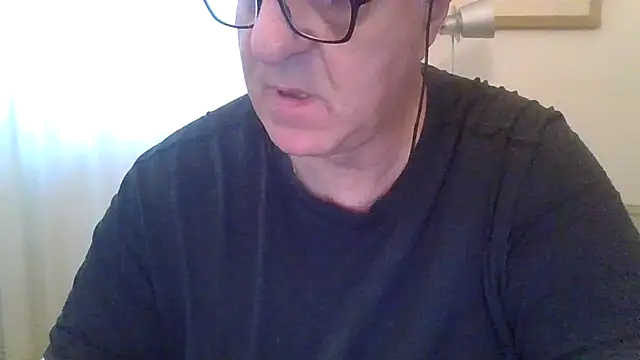 Snapshot of ANONIMO7735 chatting on October 9, 7:50 am ANONIMO7735 online show from October 9, 7:50 am